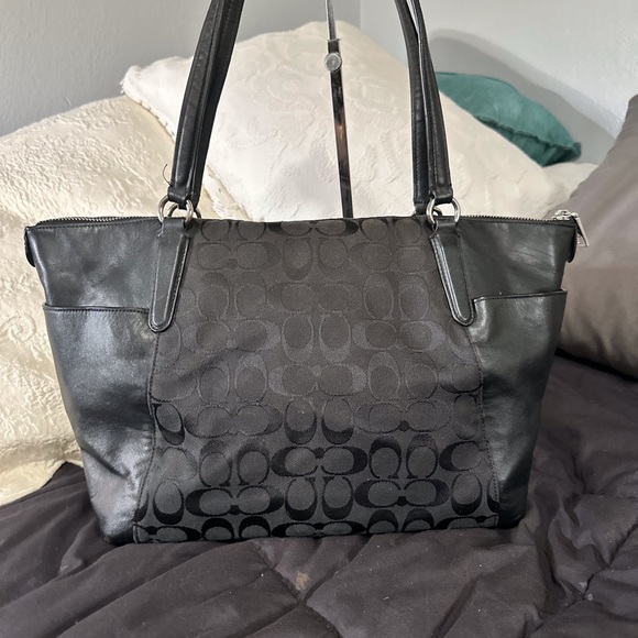 Matching Bag & Wallet - Picture 2 of 7